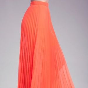 Bebe pleated maxi skirt in coral orange size xxs.